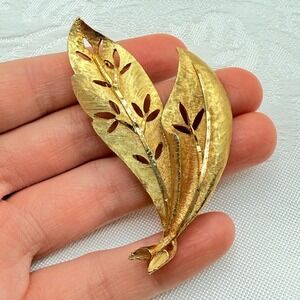 Vintage 60s Signed B. Steinberg Kaslo BSK Gold Tone Double Leaf Open Work Brooch